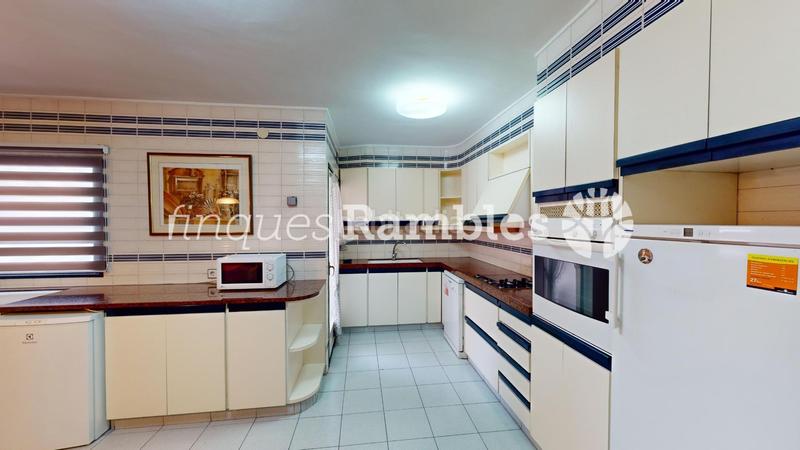 Foto 303f0c07-253c-4956-86c1-664d2be57158. Flat with heating parking in Poble Sec Igualada