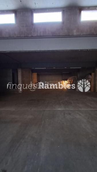 Foto 6b1b2c54-5e07-4cd3-83b8-b67739f7e6f8. Edificio solar amb edifici ideal per inversió en construcció en Igualada
