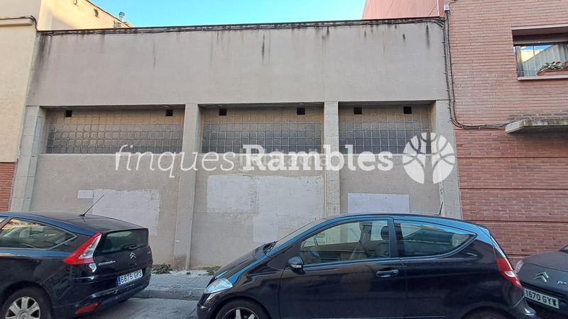 Foto 7f6cb007-cc08-4039-89a1-4b0828df9538. Edificio solar amb edifici ideal per inversió en construcció en Igualada