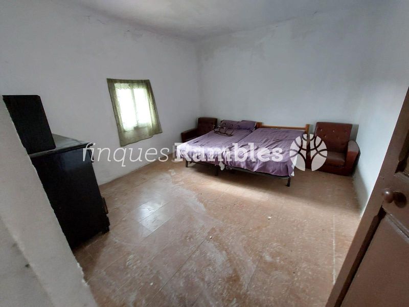 Foto 3f60010a-76ec-4c1f-8a79-b222b968146a. Casa amb aparcament a Argençola