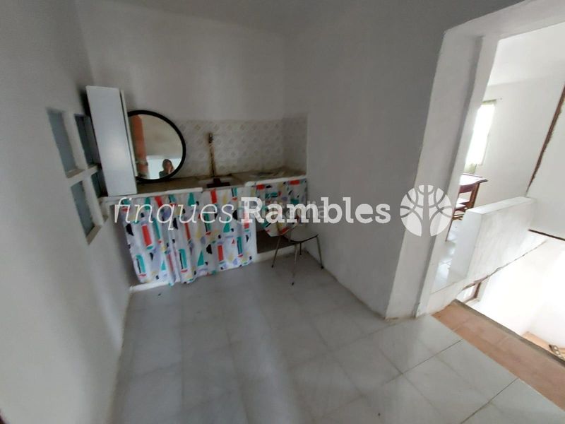 Foto 5d7d26fe-d571-40b4-8dc6-f3775a4e6398. Casa amb aparcament a Argençola