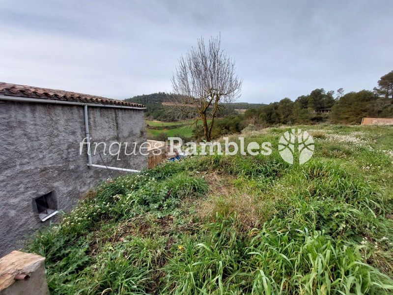 Foto f135203e-42b9-4ece-9e4a-b44de8433e57. Casa amb aparcament a Argençola