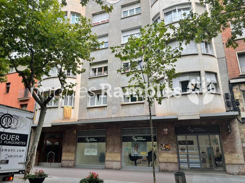 Foto d7f5f7ed-96d2-4c1c-8ba7-0ce752bba3e2. Pis amb calefacció aparcament a Centre Igualada