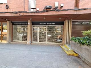 Location Local commercial à Poble Sec. Local en alquiler en inmejorable zona de igualada