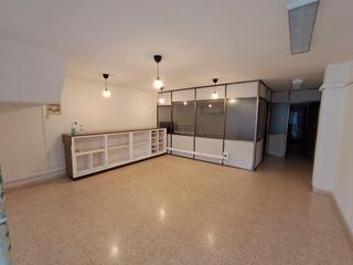 Alquiler Local Comercial en Poble Sec. Local en set camins