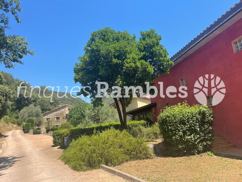 Foto 771c384f-3847-47b4-85db-e177feb8f933. Casa finca exclusiva en la garrotxa 46 hectáreas de naturaleza y tranquilidad en Mieres