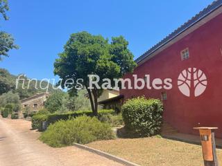 Casa a Mieres. Finca exclusiva en la garrotxa  46 hectreas de naturaleza y tra