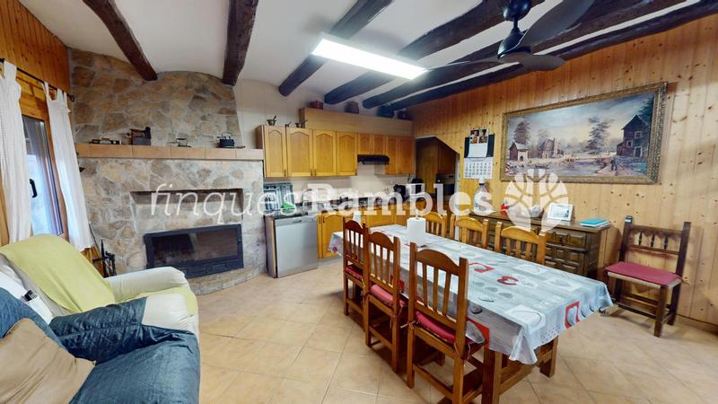 Foto a0593f09-bda5-4842-9cfc-548d633fc3d6. Casa amb calefacció aparcament piscina a Copons