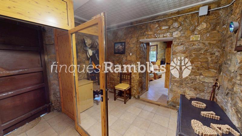 Foto febf3769-2611-49d1-ad54-14e093dc53d2. Casa amb calefacció aparcament piscina a Copons