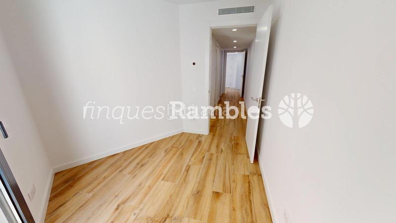 Foto 2a1ed159-7e75-49b0-b22b-901be1bc63c6. Piso promoció dobra nova a la plaça del rei en Centre Igualada