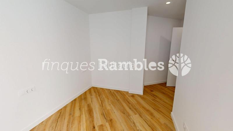 Foto 37223b1e-acb9-4475-bce1-b4f1714f22f1. Piso promoció dobra nova a la plaça del rei en Centre Igualada