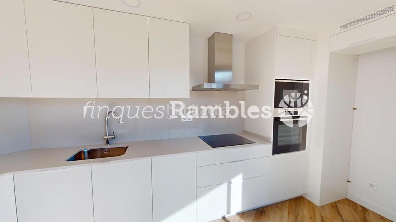 Foto 4bb7cc68-bffa-49fc-8408-c5d7f1c5f984. Piso promoció dobra nova a la plaça del rei en Centre Igualada