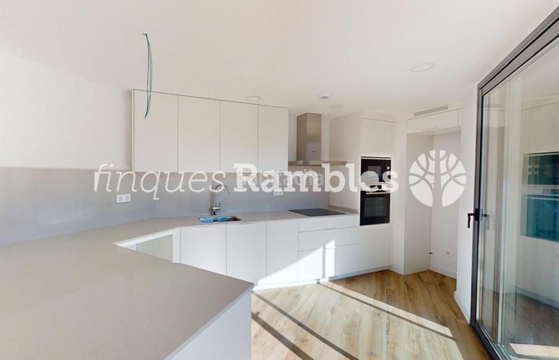 Foto 7009f37d-711e-49d2-8bb4-fd595b091fcc. Piso promoció dobra nova a la plaça del rei en Centre Igualada