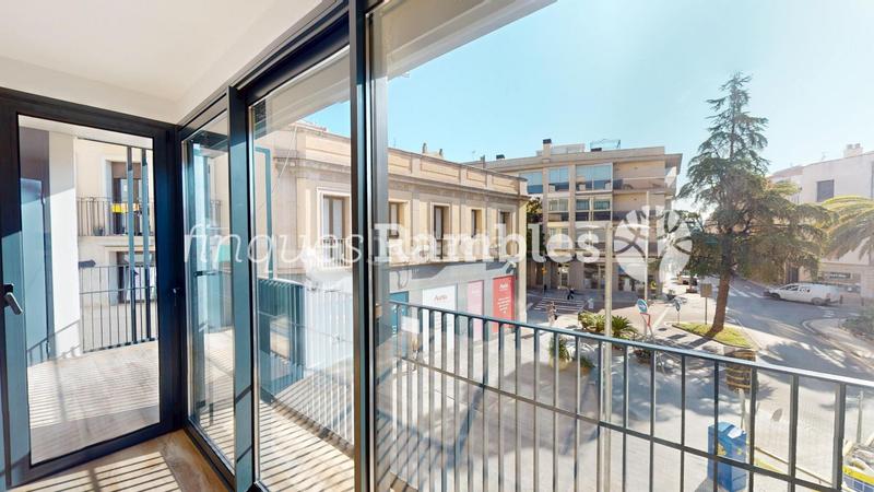 Foto 9d3826c4-8d1f-4e08-a7a7-8da7efe3182a. Piso promoció dobra nova a la plaça del rei en Centre Igualada