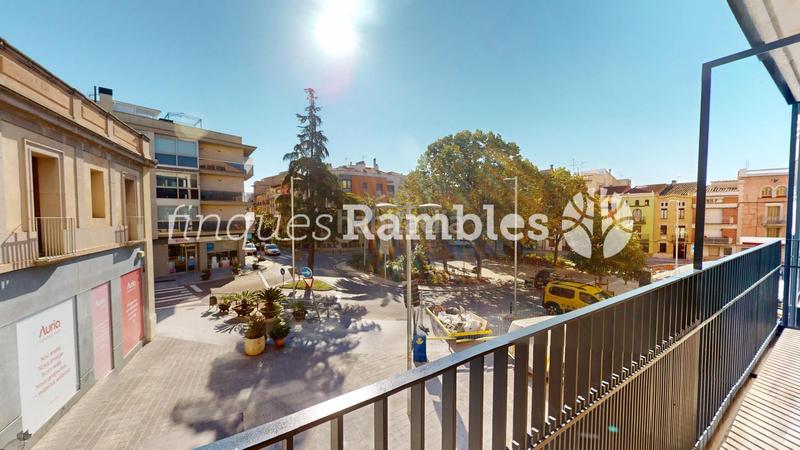 Foto c0bc1825-54fb-465c-8ac9-f5f07e5120ec. Piso promoció dobra nova a la plaça del rei en Centre Igualada