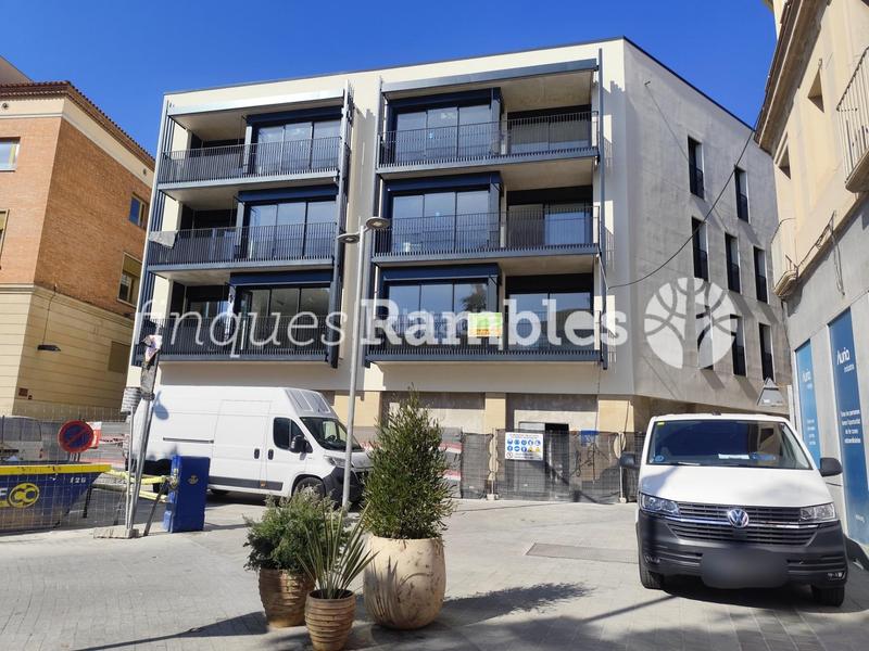 Foto cfe304ec-58f6-42e0-8157-e12fa547d3b6. Piso promoció dobra nova a la plaça del rei en Centre Igualada