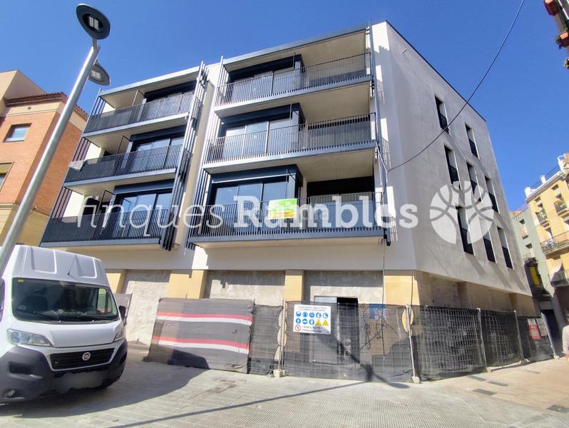 Foto d0e925c6-11db-464d-9d75-fe0e1025f286. Piso promoció dobra nova a la plaça del rei en Centre Igualada