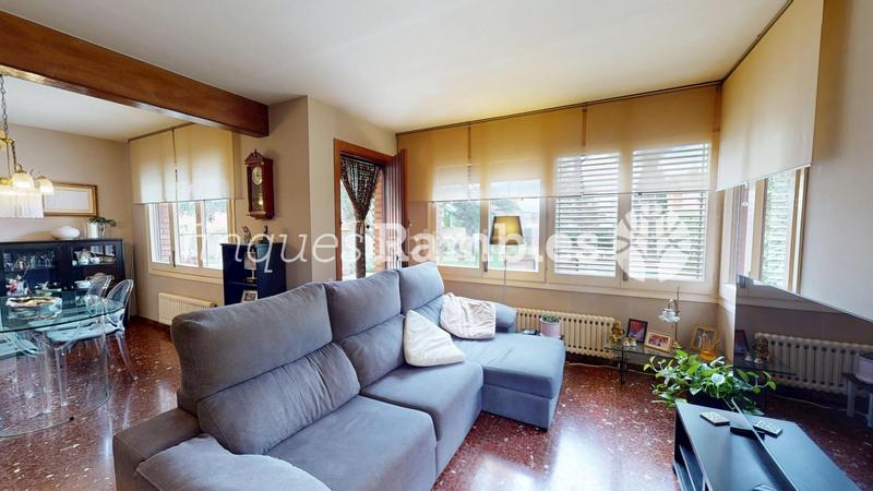 Foto 4256b395-64db-446e-ae4d-b9b322684a76. Casa preciosa torre amb gran jardí i piscina a set camins en Igualada