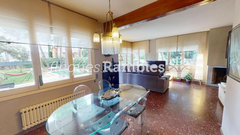 Foto 962ca575-8eb2-4d7c-9ff8-e93e4f260206. Casa preciosa torre amb gran jardí i piscina a set camins en Igualada