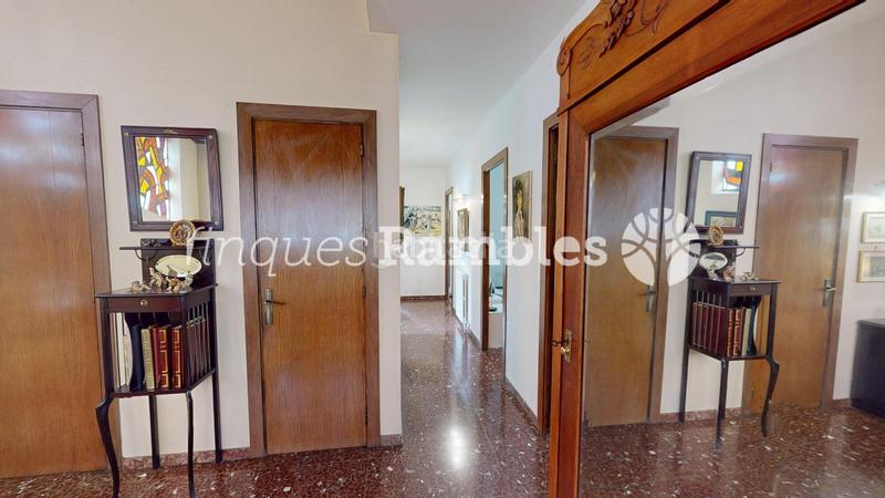 Foto af9eed39-7be3-4bc6-a7b9-3e75938ae98d. Casa preciosa torre amb gran jardí i piscina a set camins en Igualada