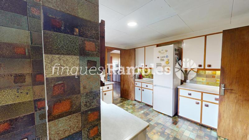 Foto ca31a2b2-0e30-45ee-8987-e1738f867be3. Casa preciosa torre amb gran jardí i piscina a set camins en Igualada