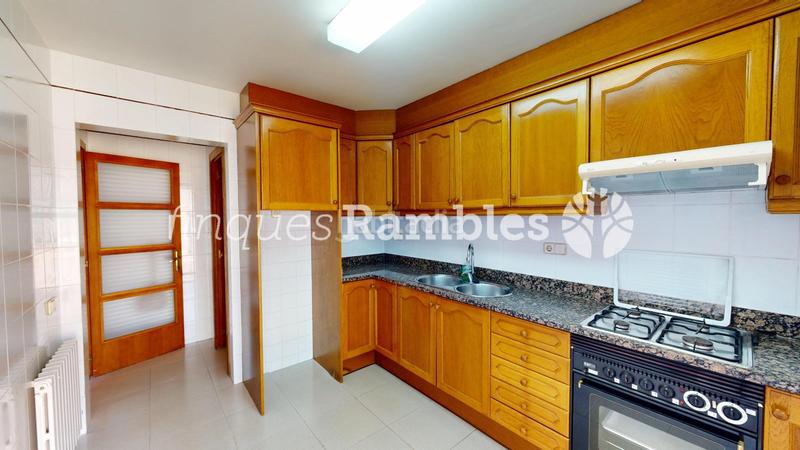 Foto 4c7ad2c8-91e1-4a35-9900-6fd531d4810b. Casa amb calefacció aparcament a Ponent - Set Camins Igualada