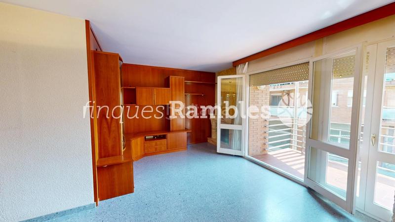 Foto a7c4f9d5-9218-4413-8048-f8e861299a01. Casa amb calefacció aparcament a Ponent - Set Camins Igualada