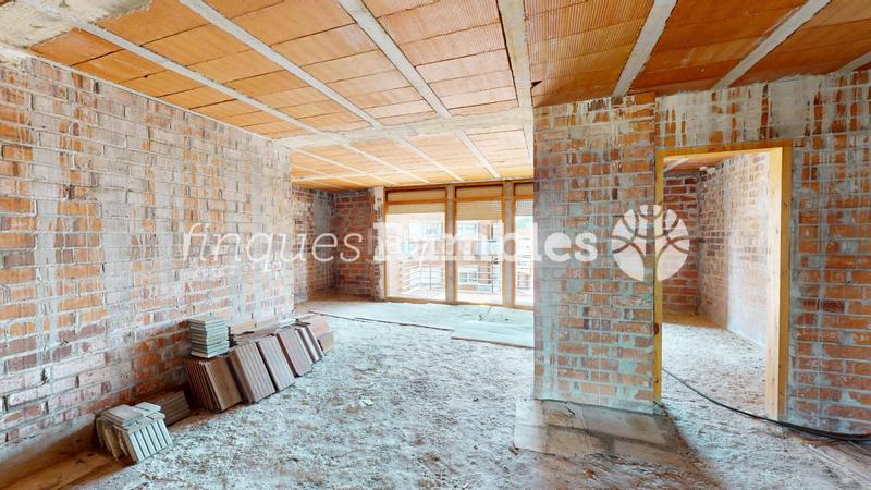 Foto ac43d253-c819-4036-af5f-9d144bc05ccf. Casa amb calefacció aparcament a Ponent - Set Camins Igualada