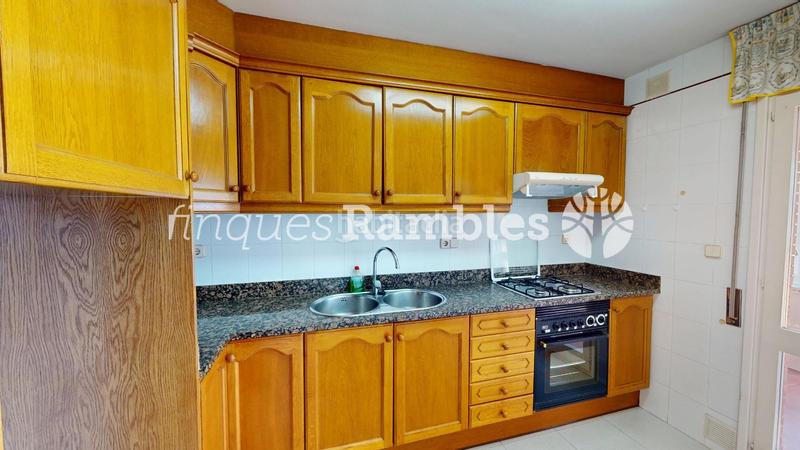 Foto b80f4a41-b95d-4fef-aaf5-277692126d6a. Casa amb calefacció aparcament a Ponent - Set Camins Igualada
