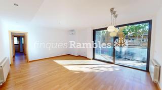 Appartement à Ponent - Set Camins. Pis seminou amb terrassa, pàrking, a un pas del centre!