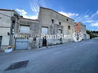 Masia a Montmaneu. Casa de poble amb grans possibilitats a montmaneu, a pocs minuts