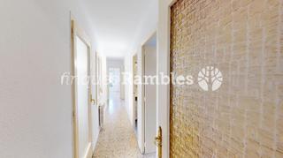 Pis a Centre. Pis al centre digualada amb bones vistes