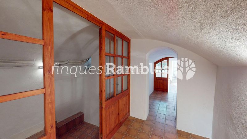 Foto 5cde6f26-ef32-4b90-bf93-1873735f170b. Casa amb calefacció a Capellades