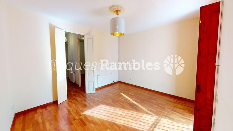 Foto f09a8483-fb54-4000-8ae3-73d880ad3b8a. Casa a Capellades