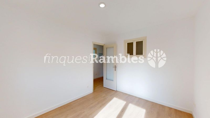 Foto f4145455-b57f-4dee-ba3f-f736cd8ec583. Pis a Centre Igualada