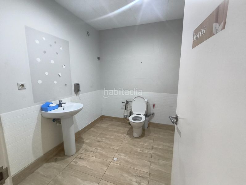 Foto fa071601-14ef-413a-9c48-5a1e0bdaa183. Local comercial a Centre Igualada