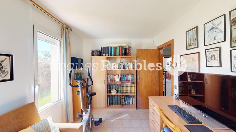 Foto 26268143-fb63-421d-b1a4-74d544641f60. Casa amb calefacció aparcament a Capellades