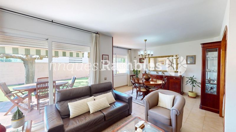 Foto 2f9219d9-82ca-466a-89ff-f2339699e444. Casa amb calefacció aparcament a Capellades