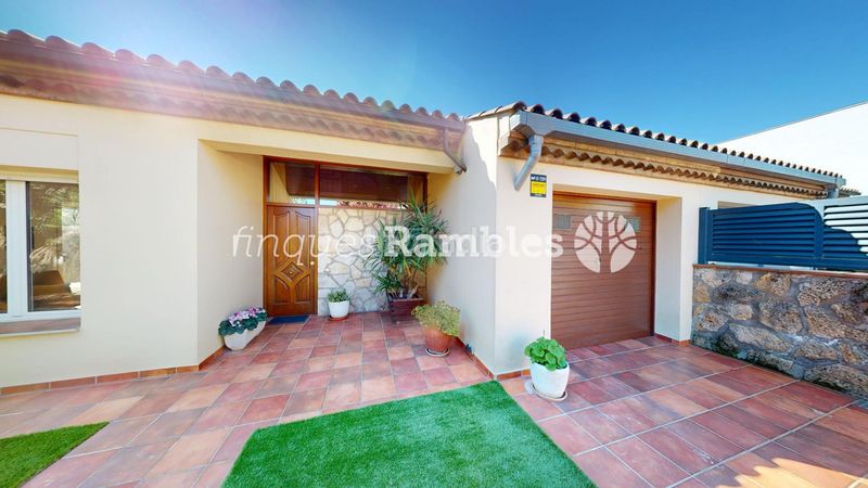Foto 66dfe930-43f5-4306-855f-4b70c145edbe. Casa amb calefacció aparcament a Capellades