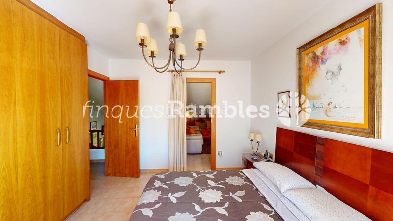Foto a16d0d95-a0a1-4218-811a-399a10215214. Casa amb calefacció aparcament a Capellades