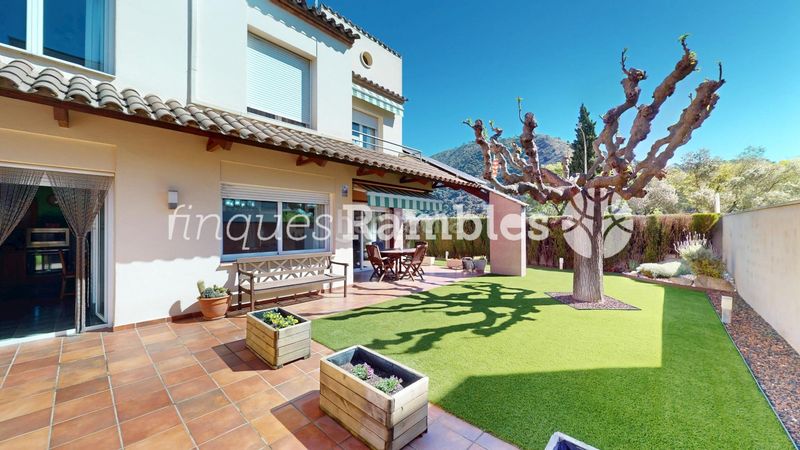 Foto b270ff0e-63d3-4465-a840-adeea0a92159. Casa amb calefacció aparcament a Capellades