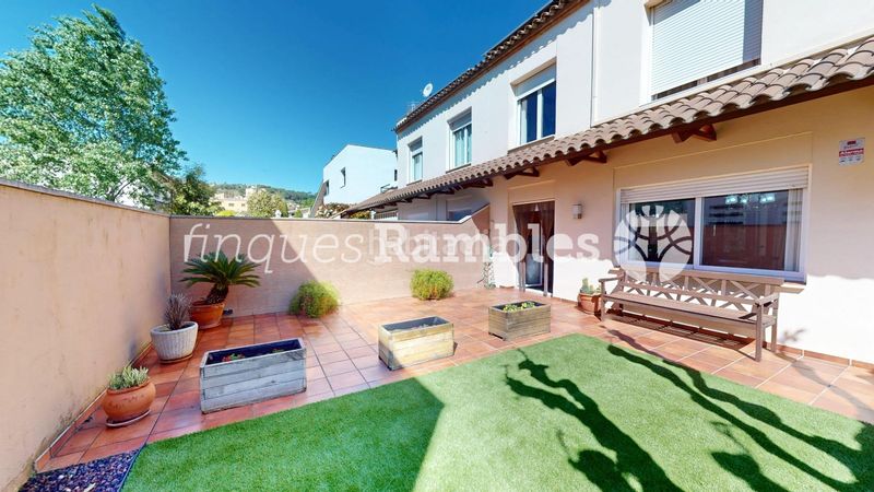 Foto f67c67d2-6a83-4c86-ac1f-53e966744f6e. Casa amb calefacció aparcament a Capellades