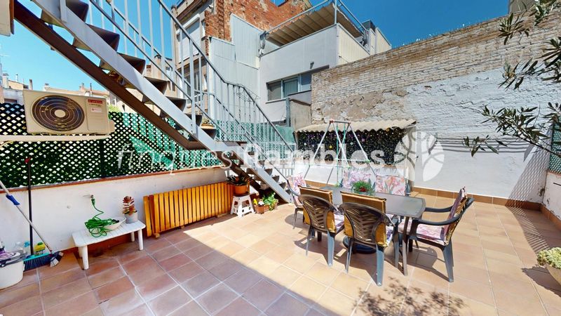 Foto 055cd46c-073b-40a0-8322-2929aba9ea20. House with parking in Centre Igualada