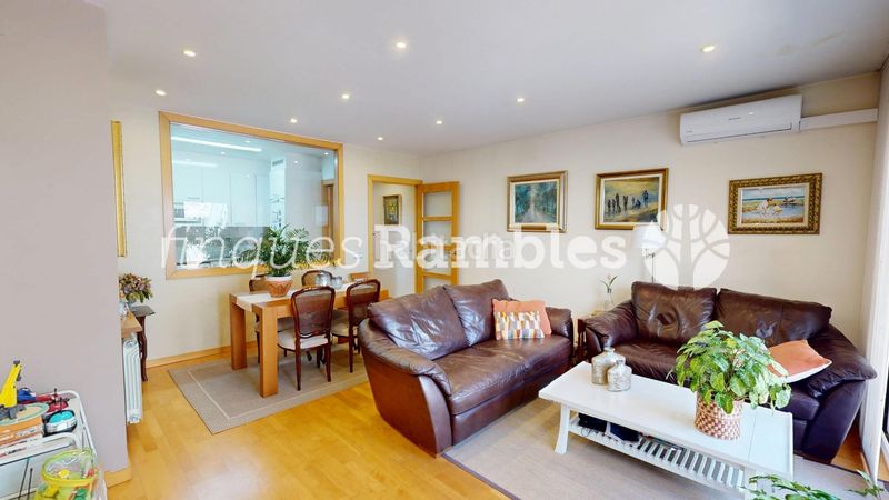 Foto 10ccac7d-d52c-4a54-99c9-6acf4e8a5a55. House with parking in Centre Igualada