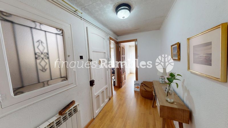 Foto 12b17c87-60c5-49f0-8943-8b8415074a4c. House with parking in Centre Igualada