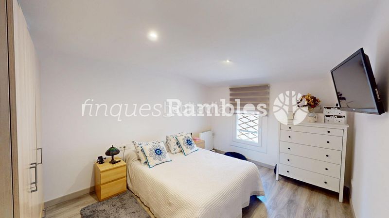 Foto 467b3503-7eb3-4d4a-8856-0b823291d534. House with parking in Centre Igualada