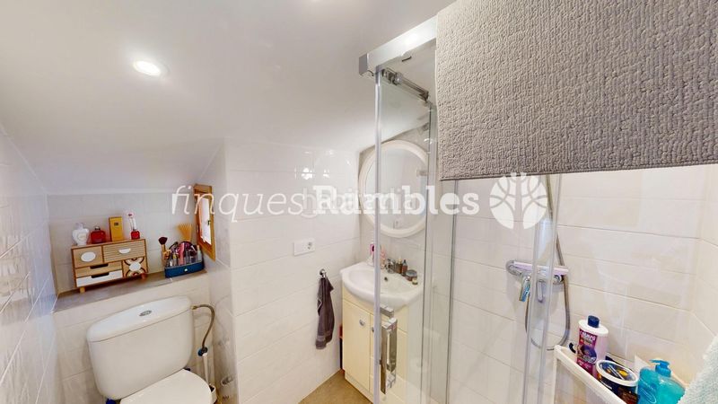 Foto 84d9a33d-61de-40e3-8f25-23615436bcd7. House with parking in Centre Igualada