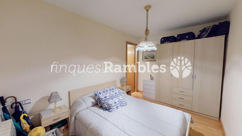 Foto cba24e07-fa51-4f6d-8229-acae2ab891af. House with parking in Centre Igualada