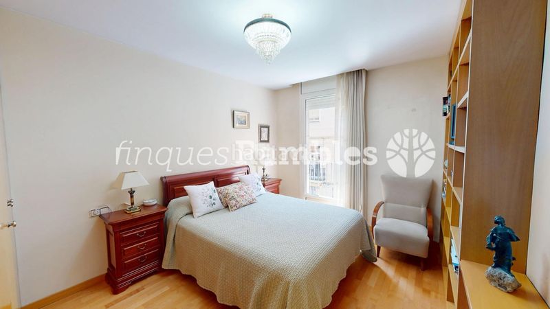 Foto dd7e0ff6-2a21-4d2f-8f6a-1703499ec748. House with parking in Centre Igualada