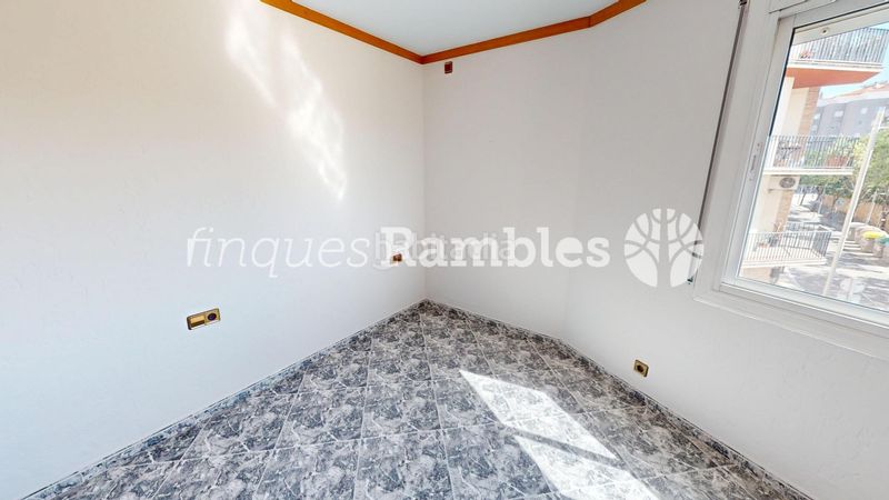 Foto da48fac7-18a0-45af-8919-870d83a5f55f. Pis amb calefacció aparcament a Ponent - Set Camins Igualada